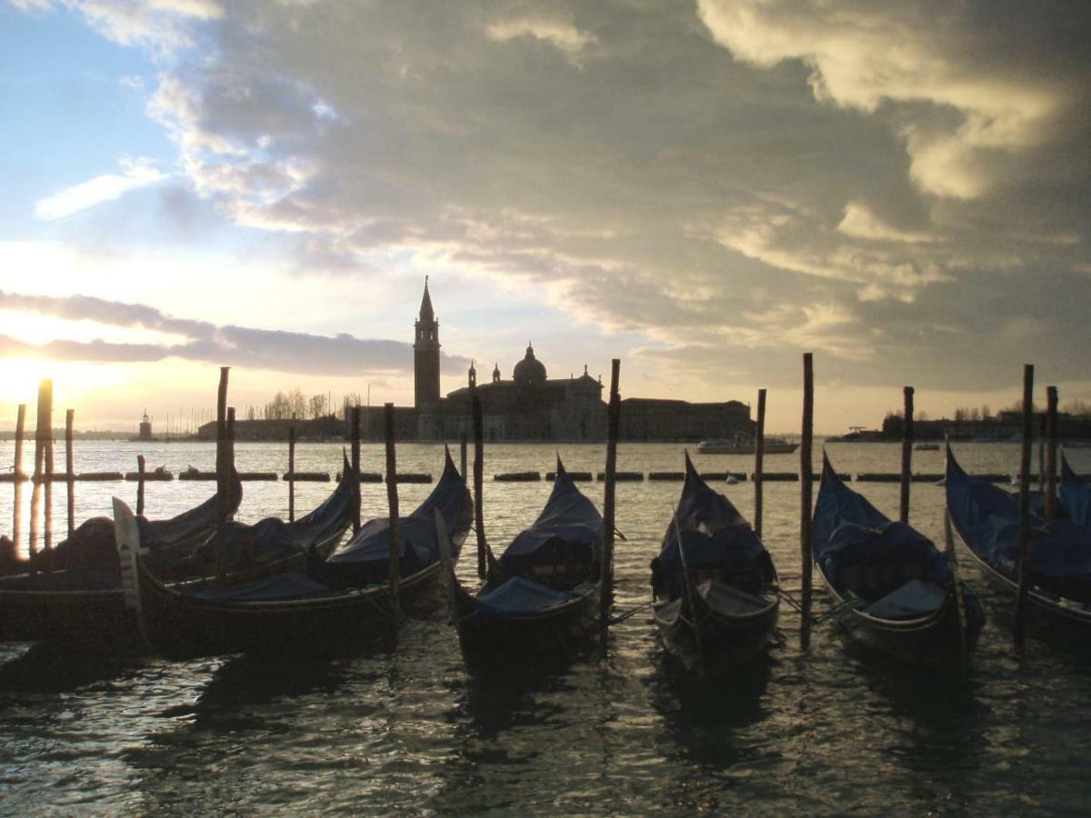 Essence Of * Venecia