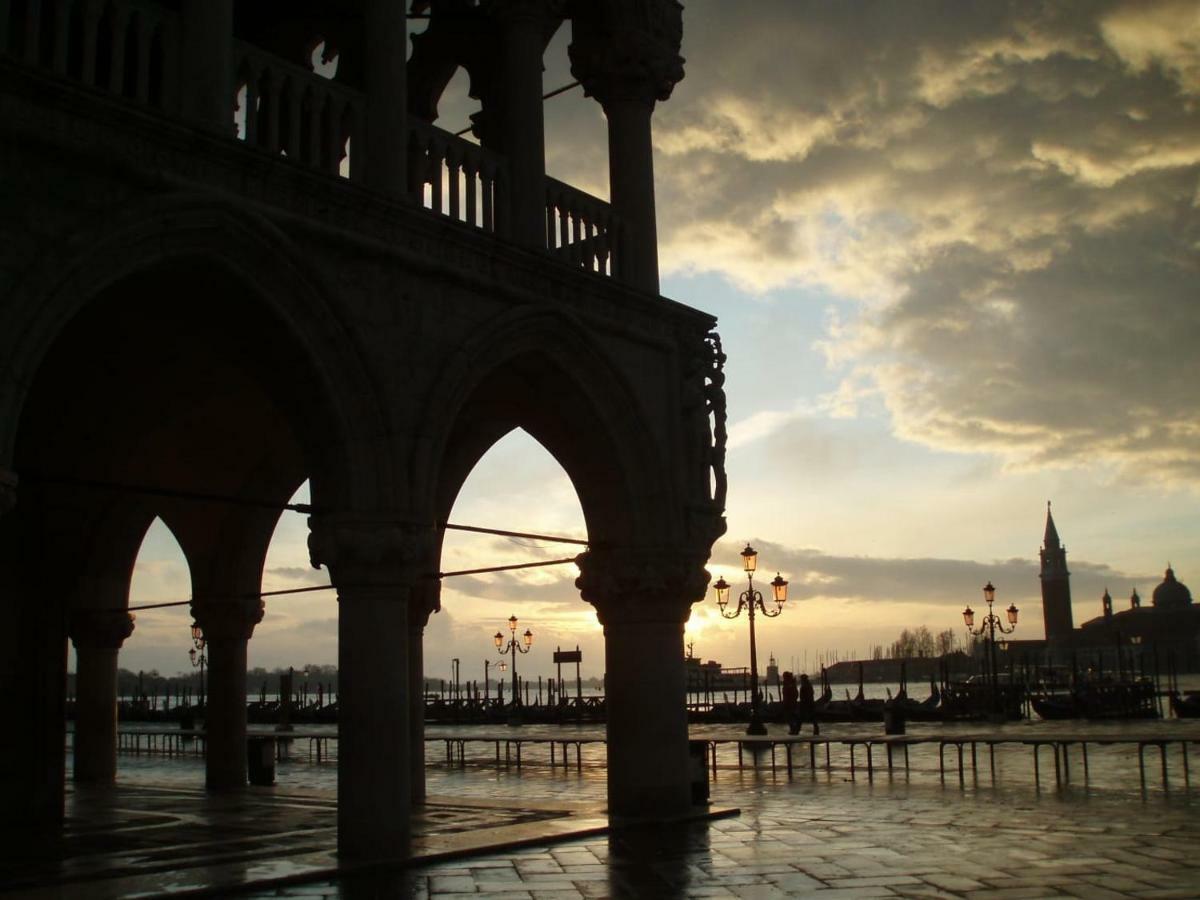 Essence Of * Venice